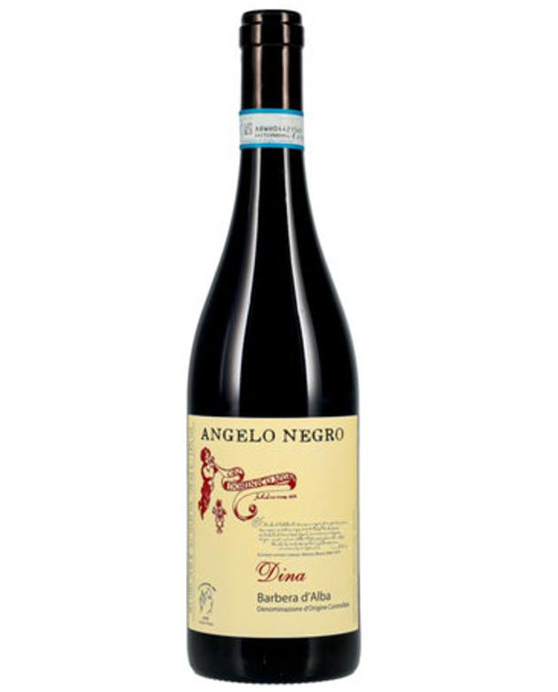 foto bottiglia di vino da 75 cl vino rosso della cantina Angelo Negro